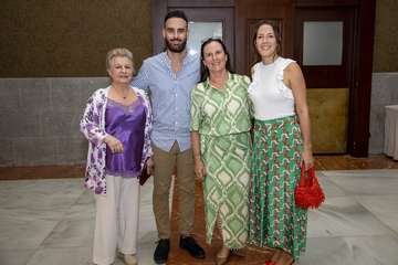 Los farmaceúticos de Las Palmas reconocen a las teldenses Pino Oliva y Mercedes Martín por sus 50 años de colegiada/TA.